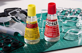 プラモデルのパーツをくっつけたい時は素材を確認して接着剤を選ぼう！